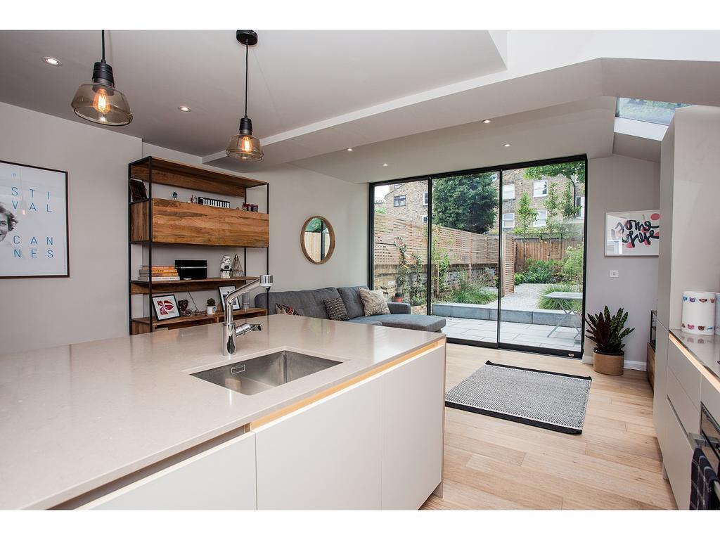 Stunning 2-bedroom With Outdoor Patio Appartamento Londra
