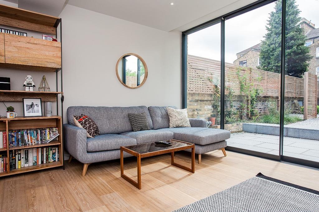 Stunning 2-bedroom With Outdoor Patio *