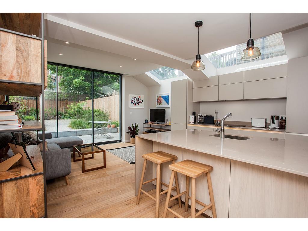 Stunning 2-bedroom With Outdoor Patio Londra
