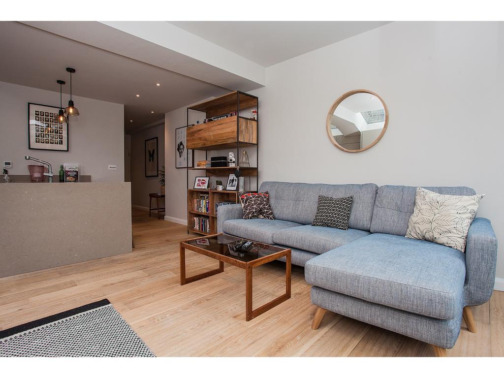 Stunning 2-bedroom With Outdoor Patio Londra